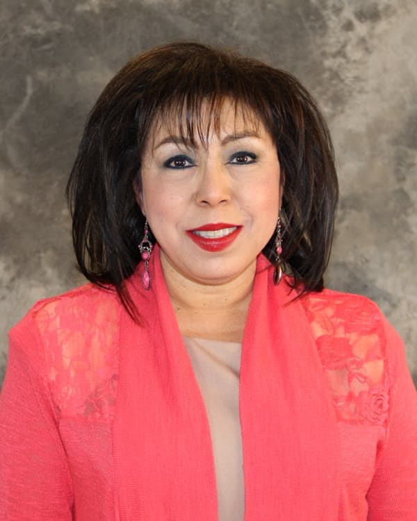 Portrait of Iris Hernandez